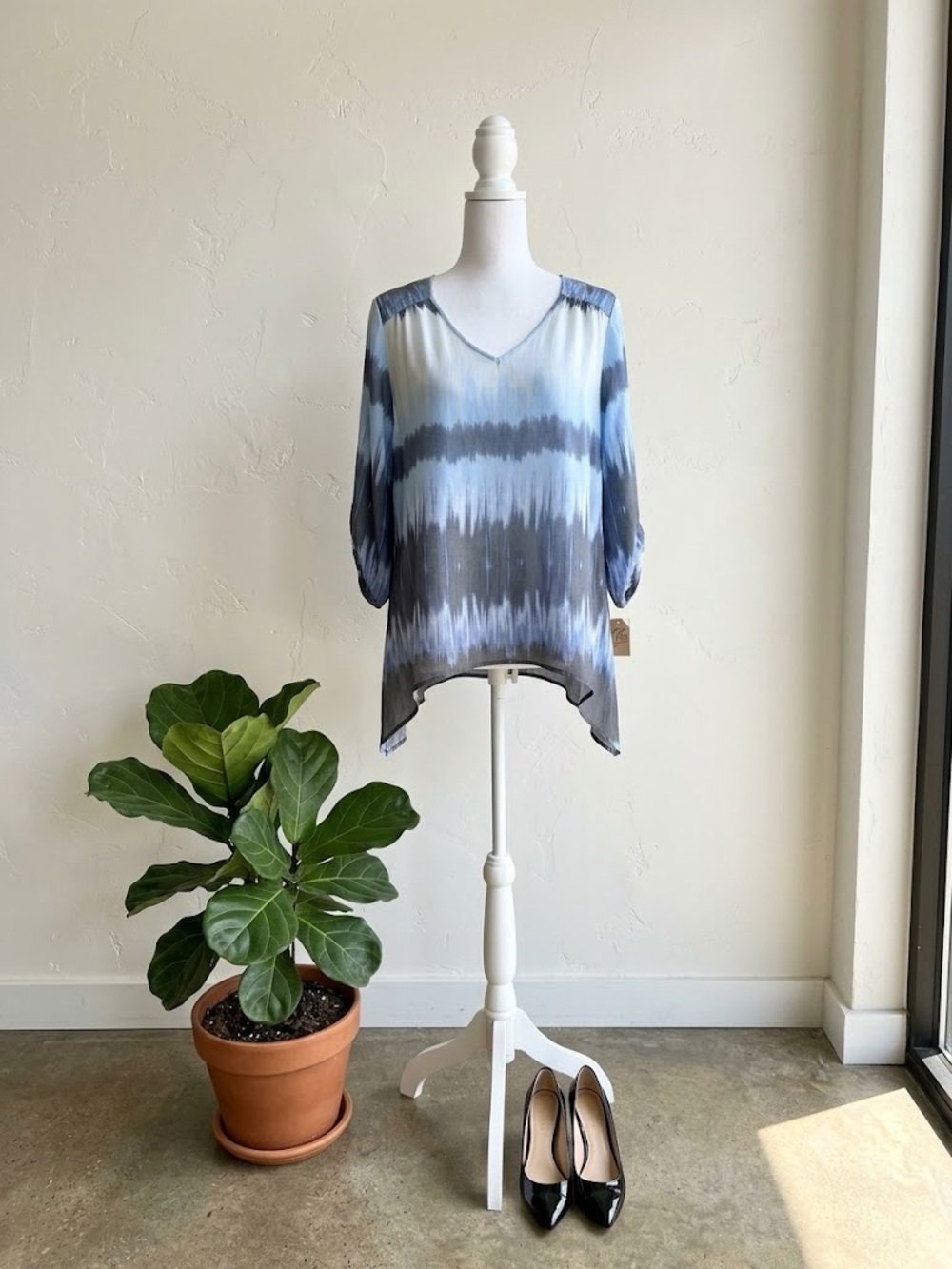 Zac & Rachel Blue and Gray Tie-Dye V-Neck Blouse